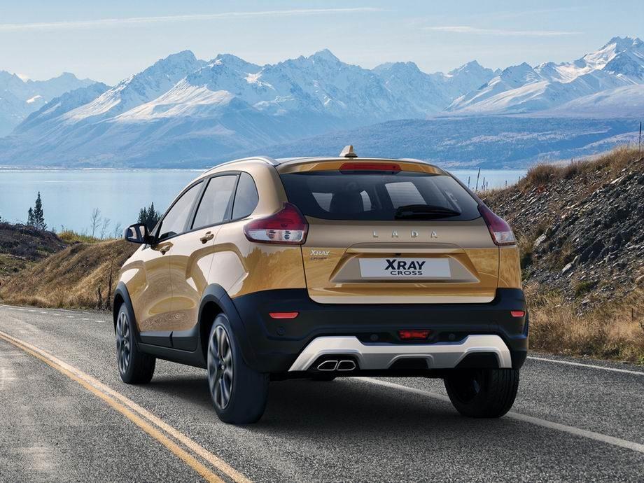 Новая Lada XRAY Cross 2024