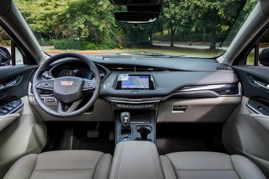 Салон Cadillac XT4