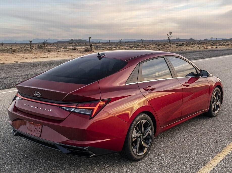 Hyundai Elantra 2024 в новом кузове