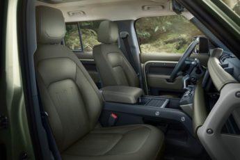 Land Rover Defender 2021