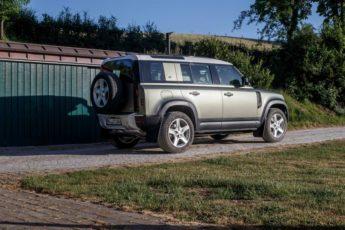 Land Rover Defender 2021