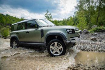 Land Rover Defender 2021