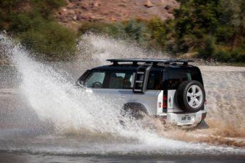 Land Rover Defender 2021