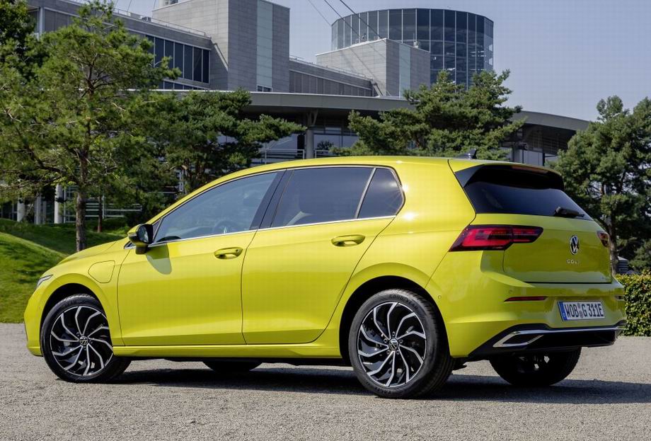 Volkswagen Golf 2024 в новом кузове