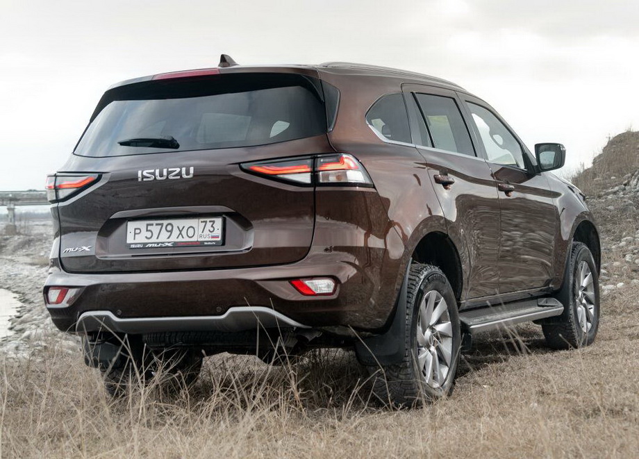 Isuzu MU-X 2024 в новом кузове