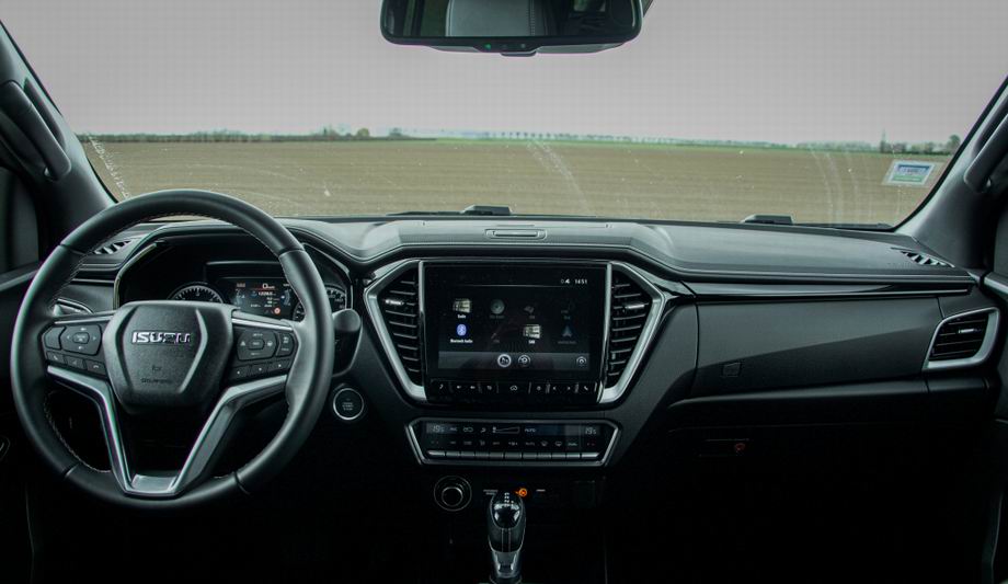 Салон Исузу D-Max III